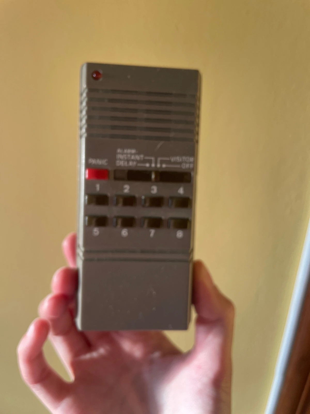 Alarma de puerta a pilas – COATI 3