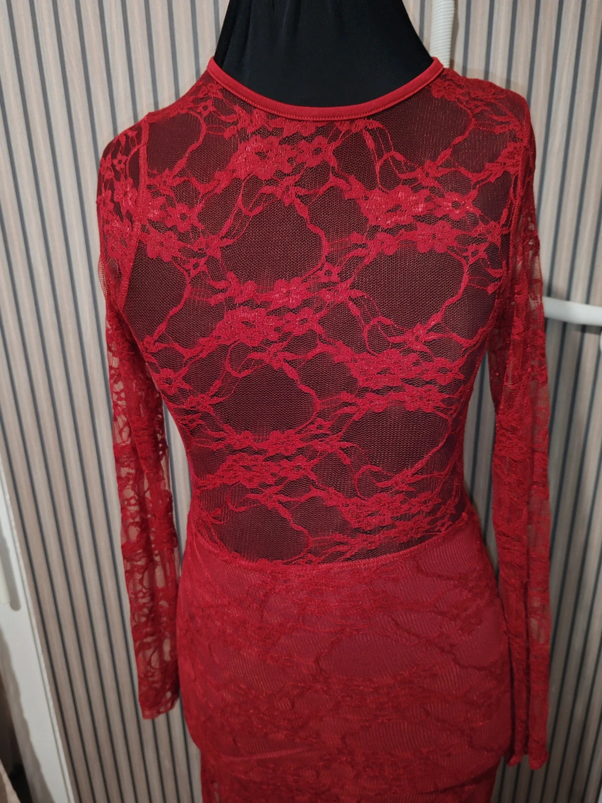Robe longue dentelle rouge – M-Made in Italy – taille Taille unique 3