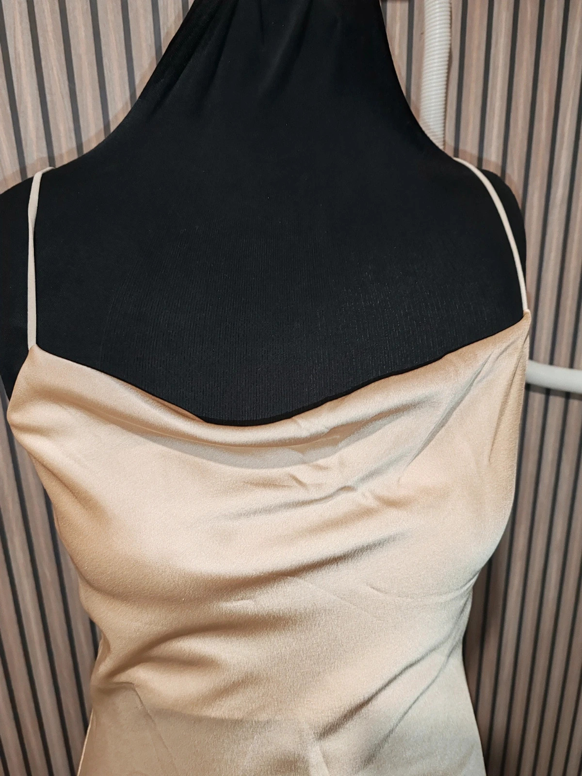 Robe longue satiné beige doré noir – Made in Italie – taille Taille unique 3