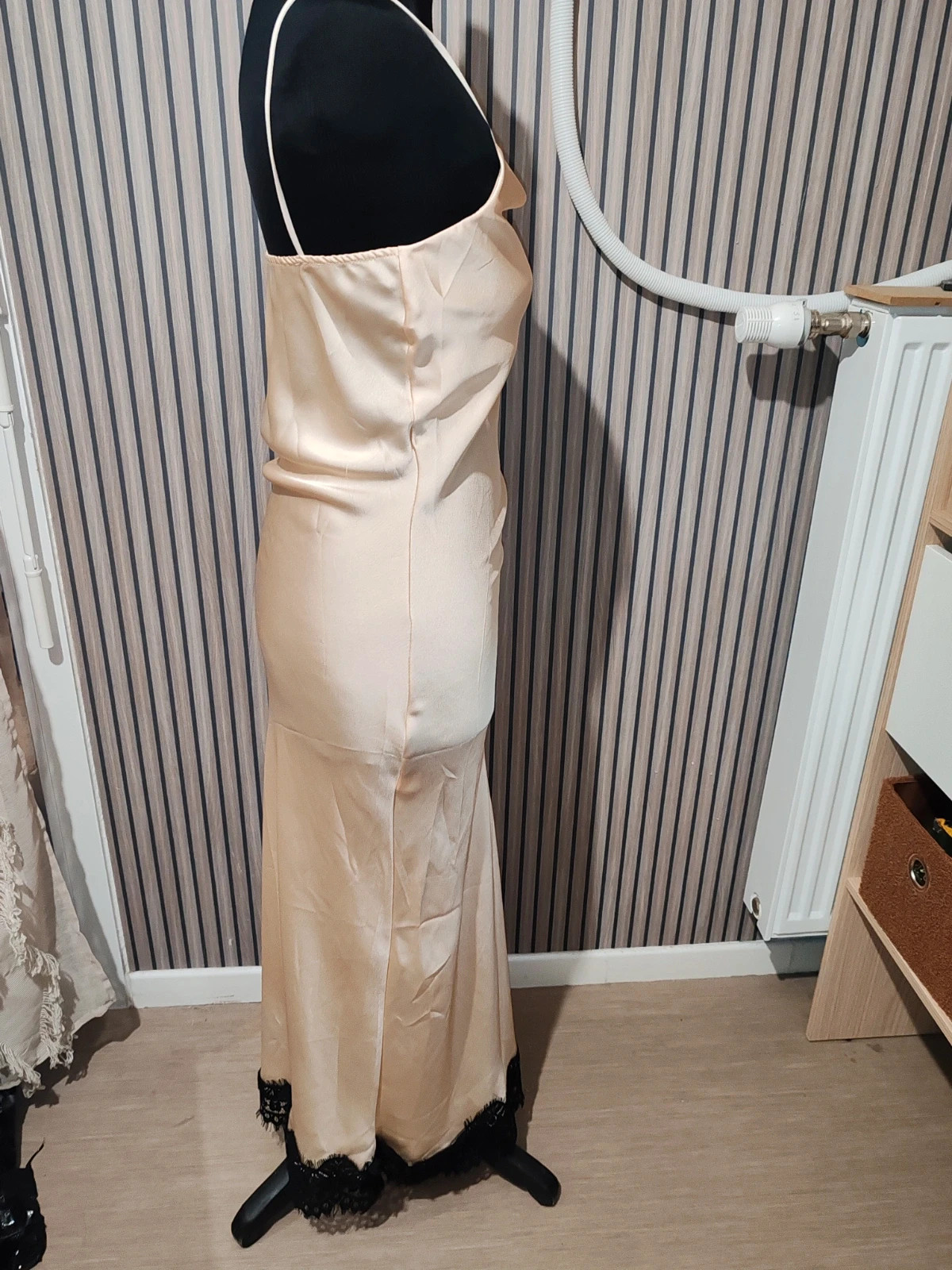 Robe longue satiné beige doré noir – Made in Italie – taille Taille unique 4