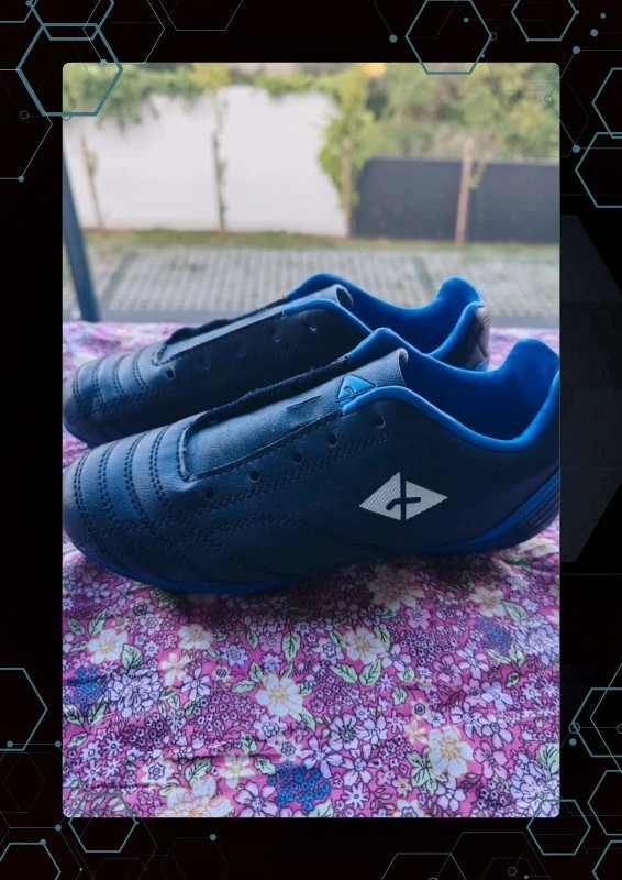 Chaussures de foot – Go Sport – taille 30 2