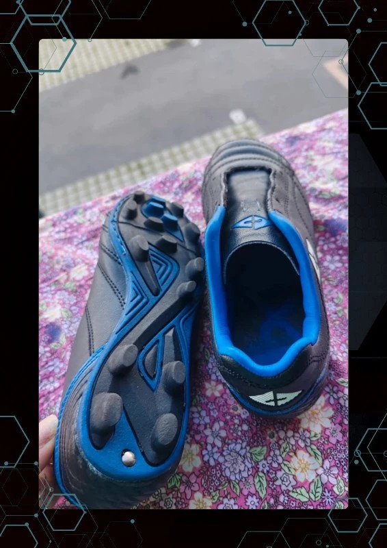 Chaussures de foot – Go Sport – taille 30 5