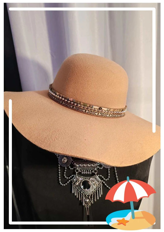 Chapeau beige by Alex paris