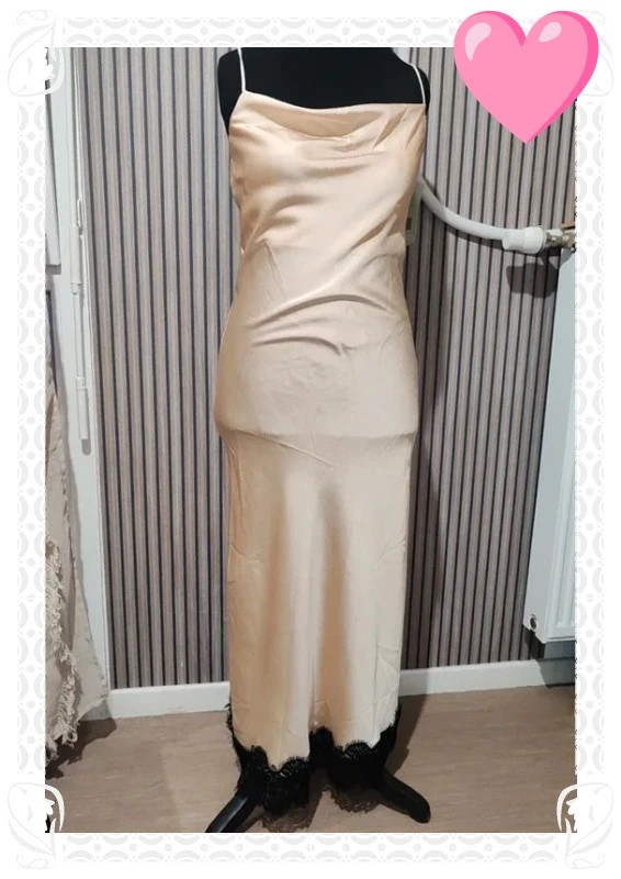 Robe longue satiné beige doré noir