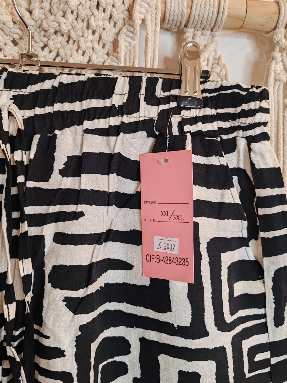 Pantalon motifs noir – huafeng – taille XXL / 44 / 16 3
