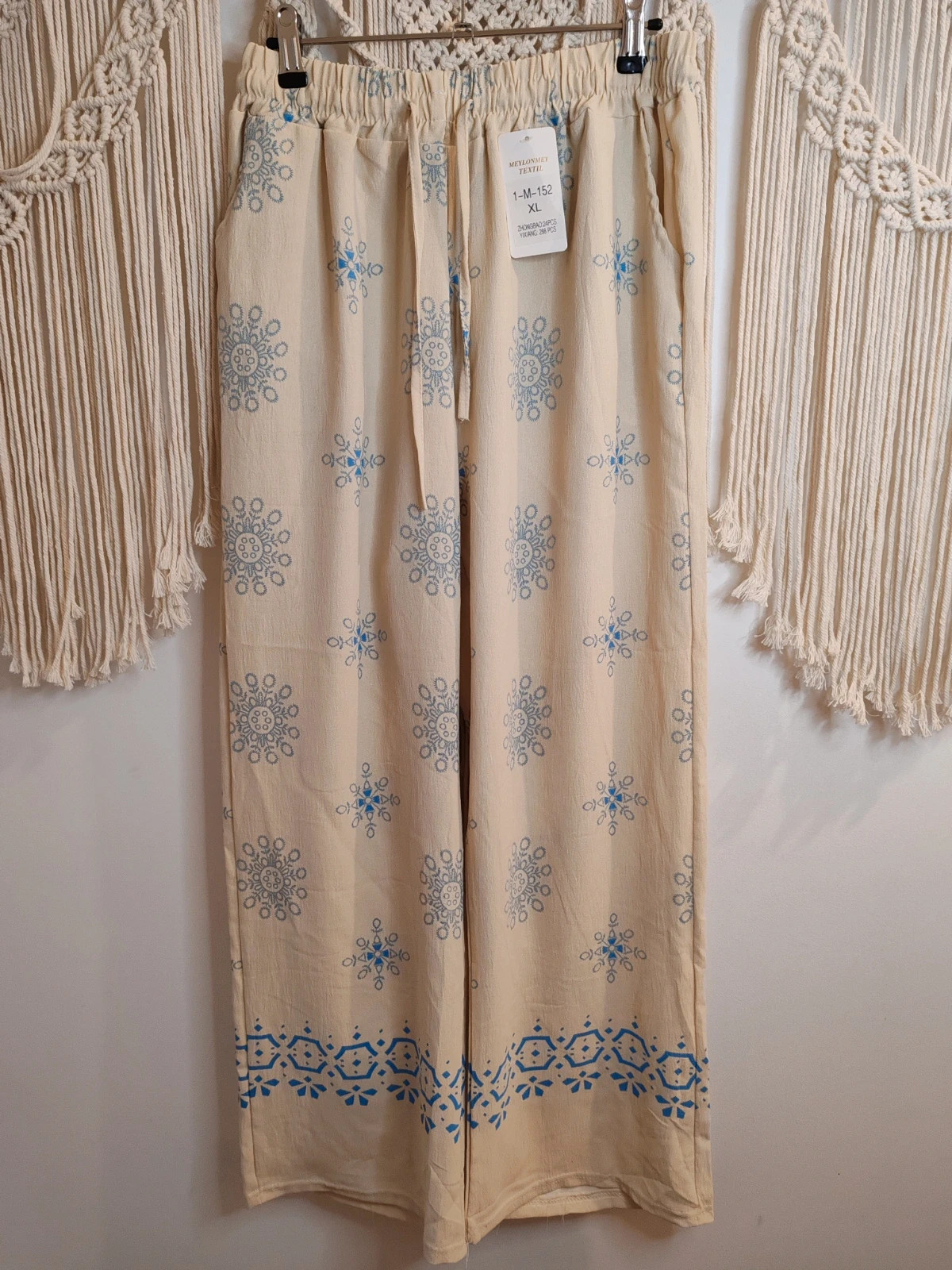 Pantalon beige et bleu ciel