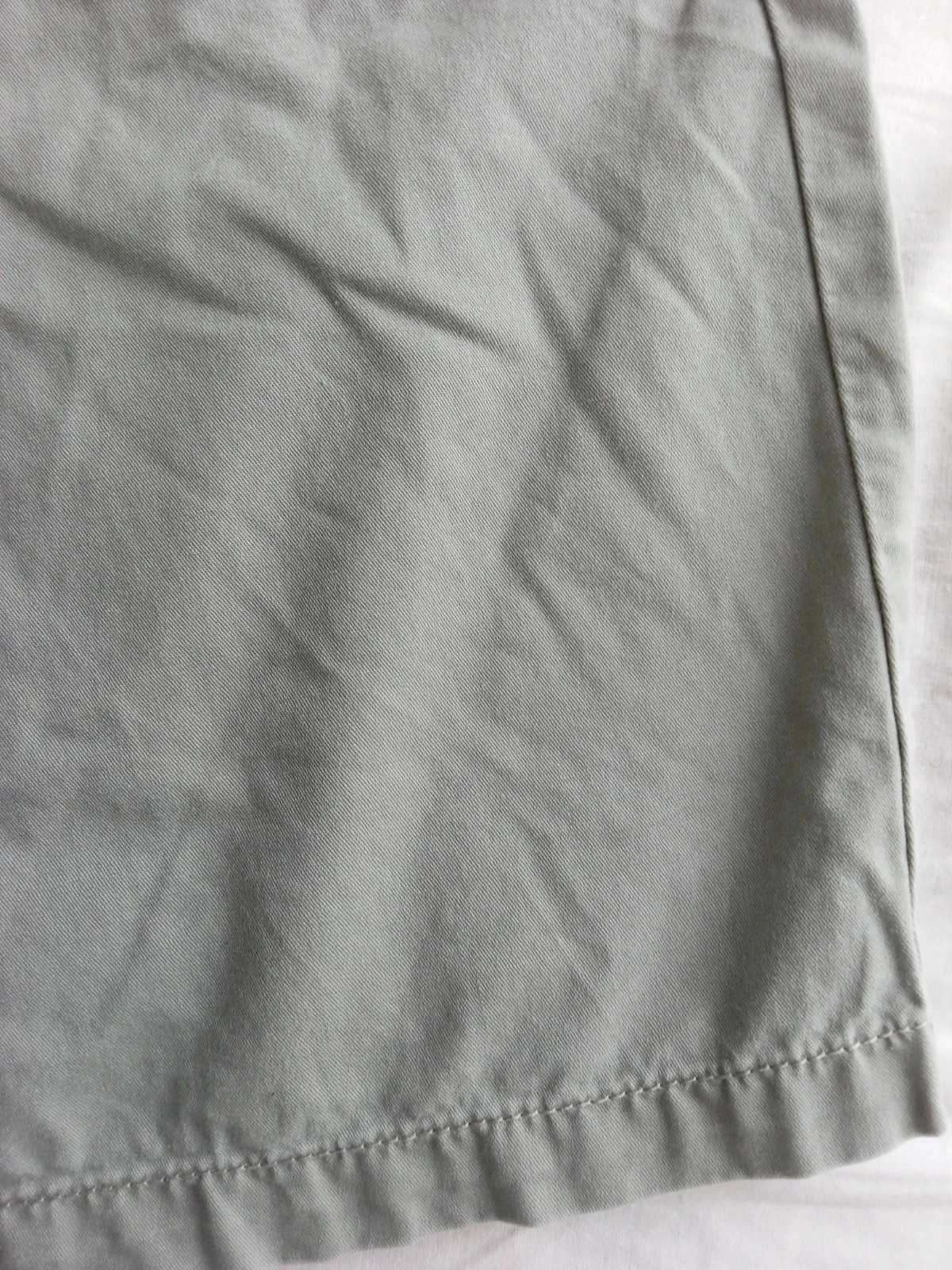 Short Benetton garçon 12 ans 152 cm – Kaki – Très bon état – Coton / Cargo / Casual – y2k – taille 12 ans / 152 cm 3