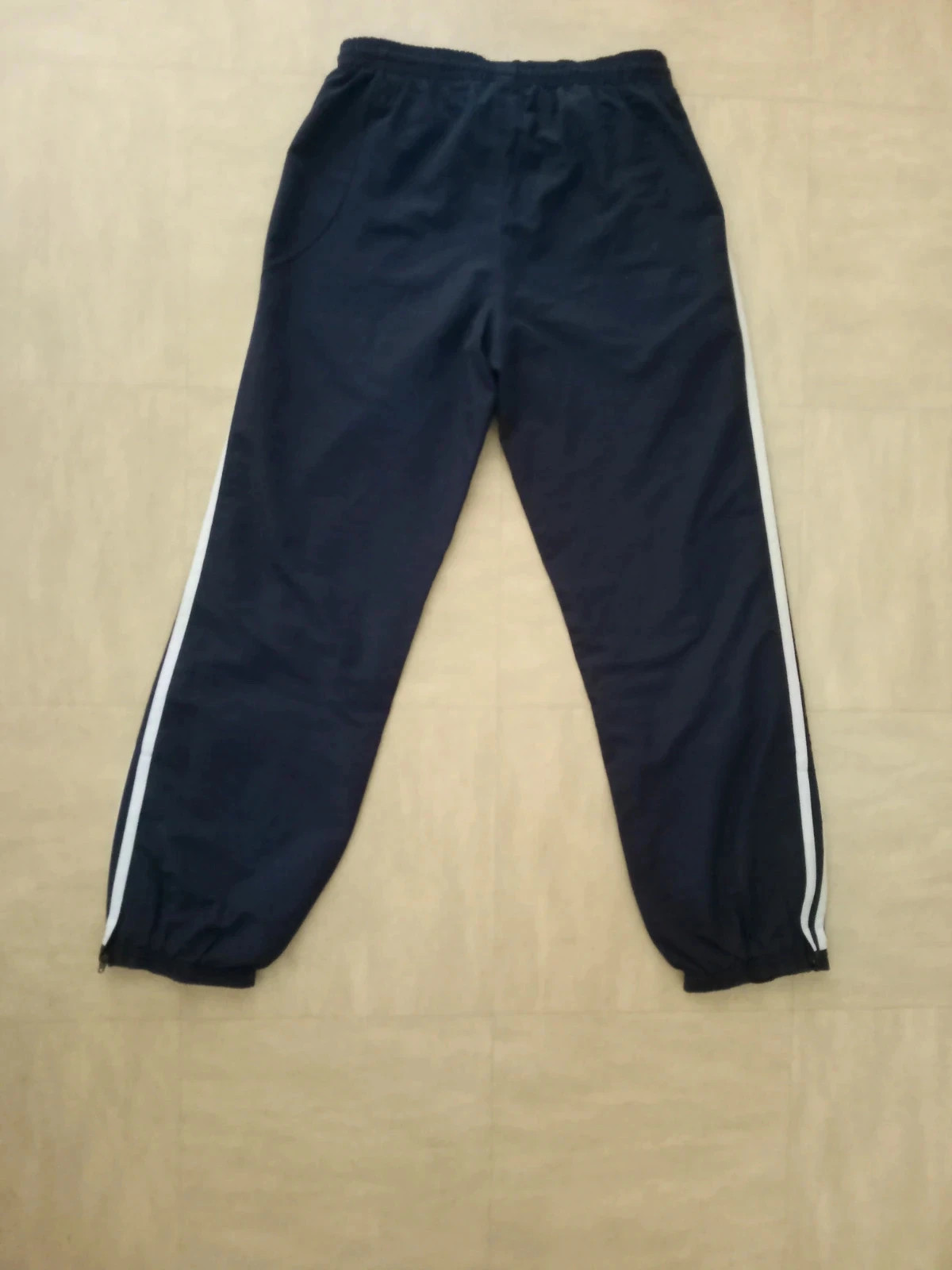 Pantalon Real Madrid Adidas garçon 12 ans – Marine/Blanc – Neuf étiquette – Football – Real Madrid – taille 12 ans / 152 cm 4