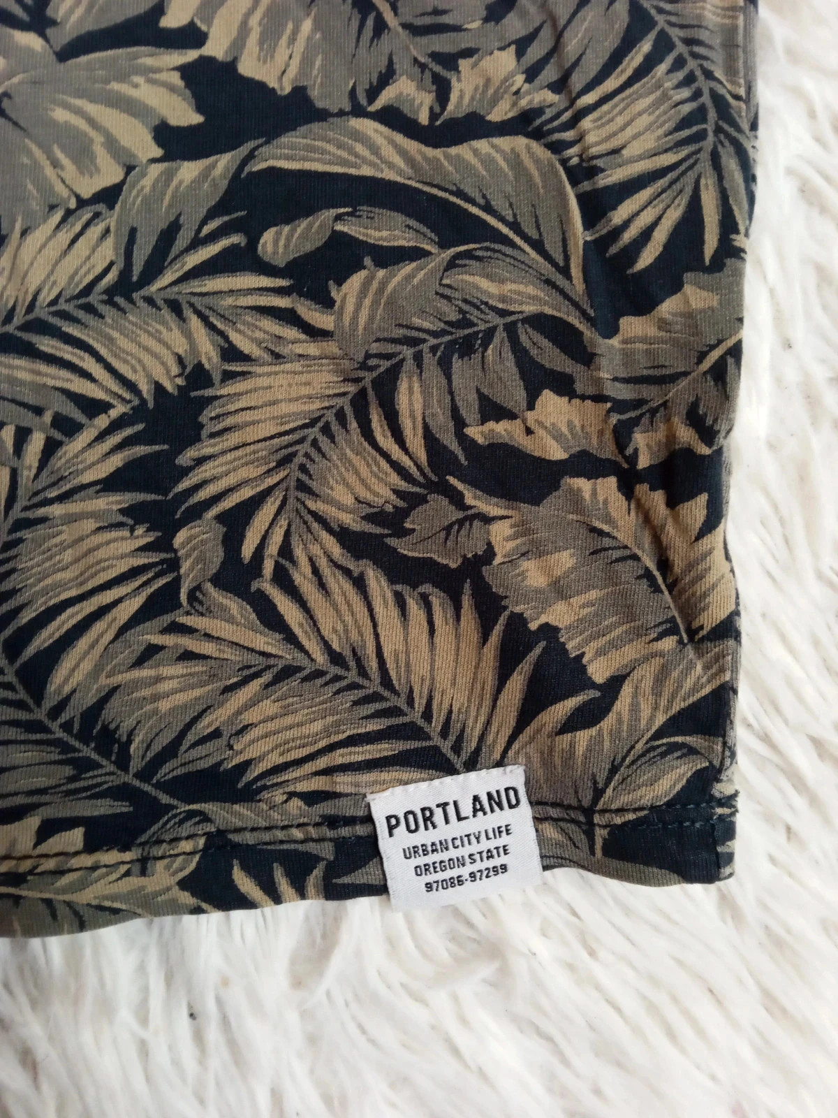 T-shirt H&M garçon 11 ans 146 cm – Noir/Kaki fleurs tropicales – Neuf avec étiquette – H&M – taille 11 ans / 146 cm 4