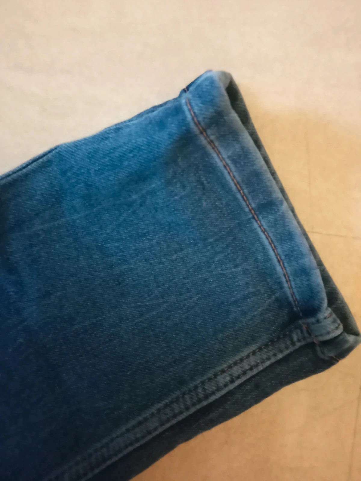Jean bleu XS – Neuf sans étiquette – Coupe moderne – Taille élastique – Jog Denim – taille XS / 34 / 6 3