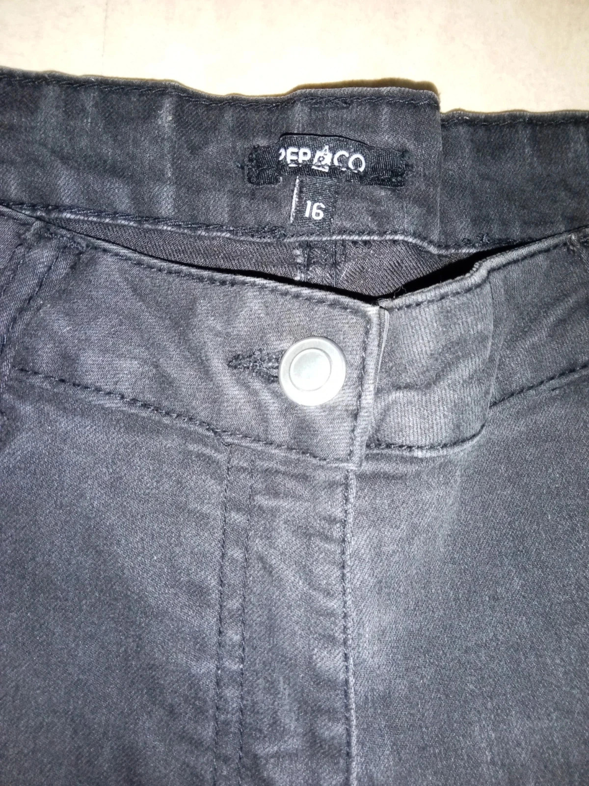 Jean skinny noir brodé fleurs – Taille L / EUR 44 – Très bon état – Japan Style – taille L / 40 / 12 4