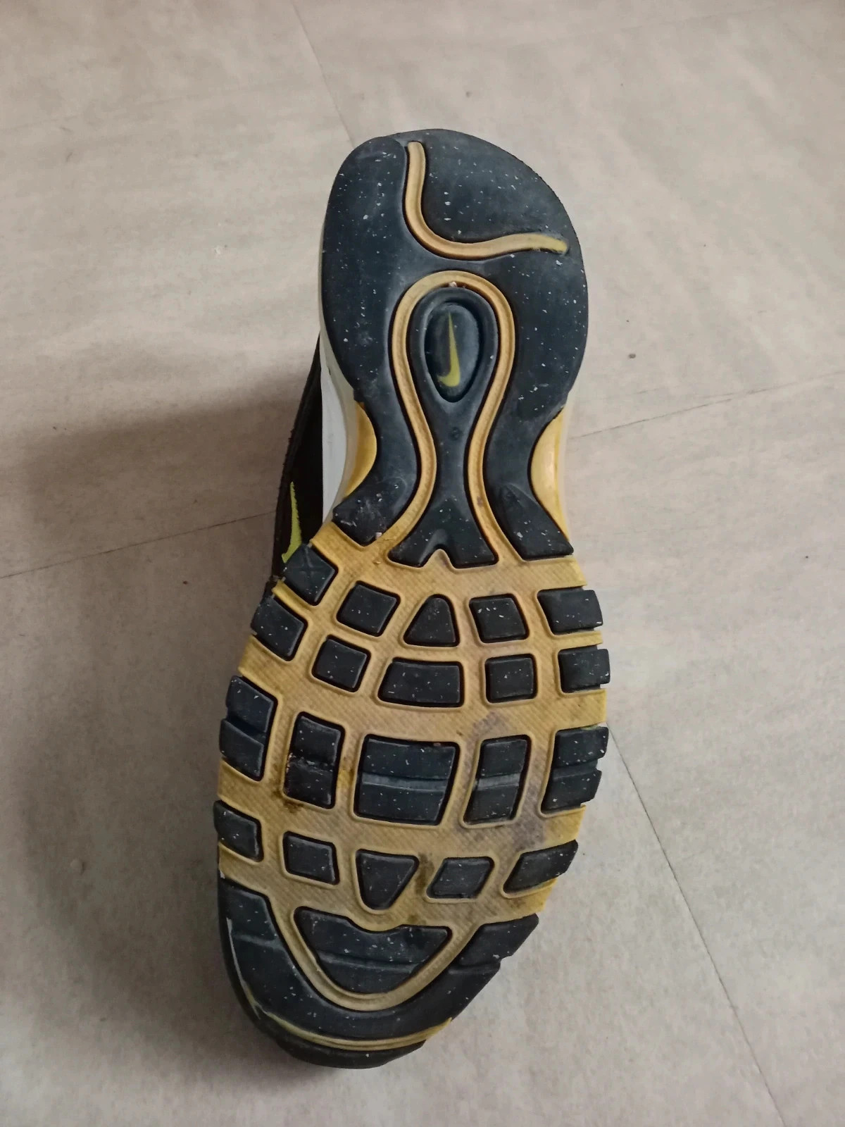 Nike Air Max 97 - Taille 40 - Noir et Jaune – Nike – taille 40 4