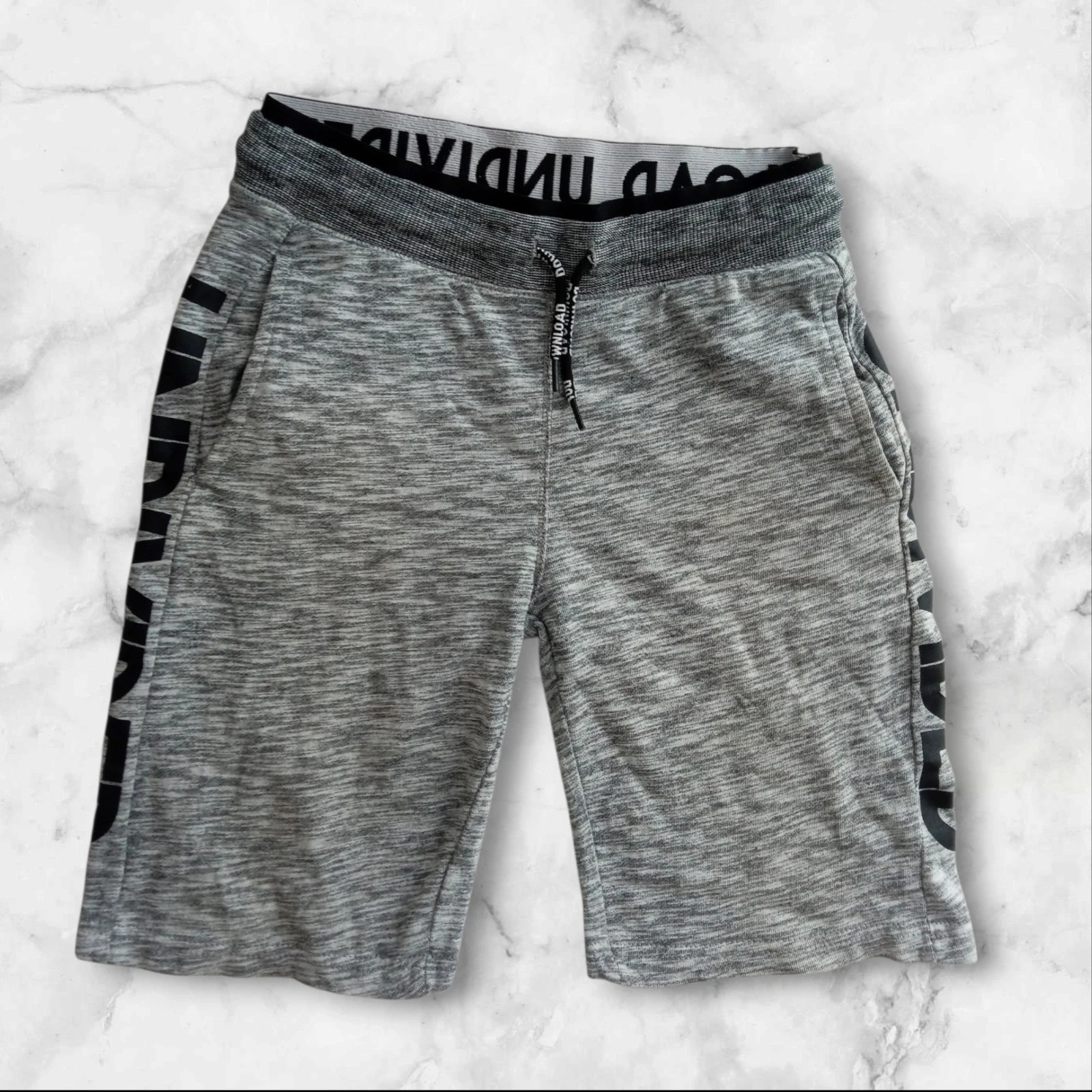 Short Y2K garçon 11 ans 146 cm – Gris/Noir – Très bon état – Sport / Street / Coton – y2k – taille 11 ans / 146 cm 2
