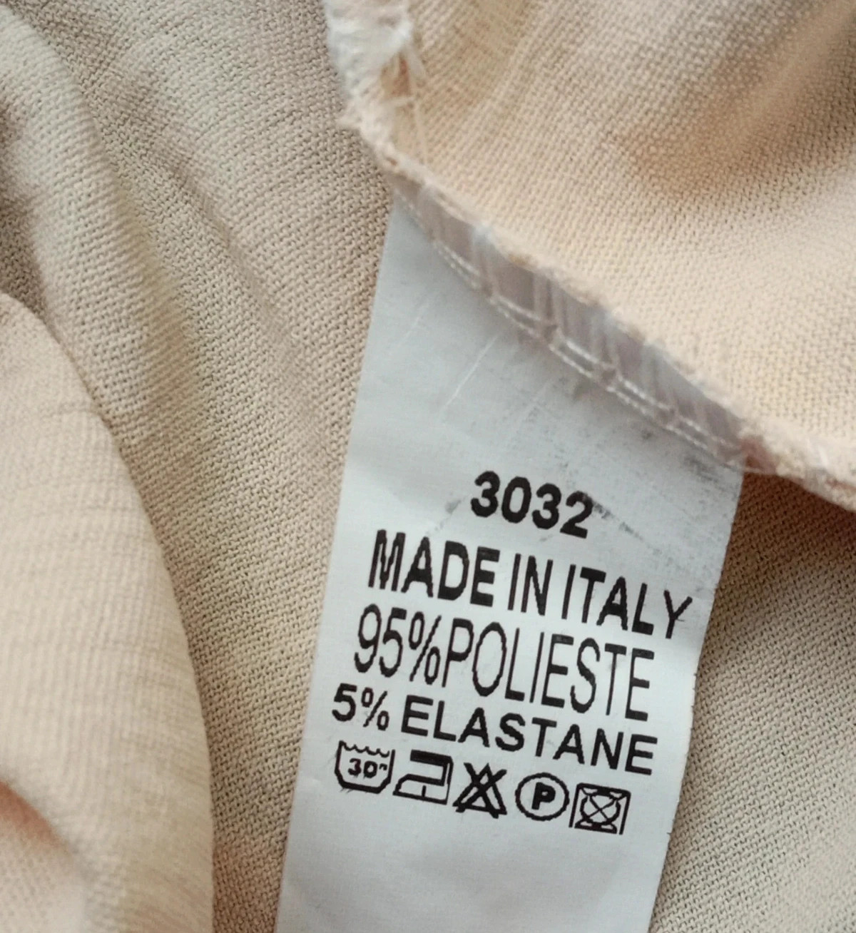 Robe New Collection IT – Beige plissée – Neuf étiquette – Longue / Élégante / Chic – Tendance – taille Taille unique 4