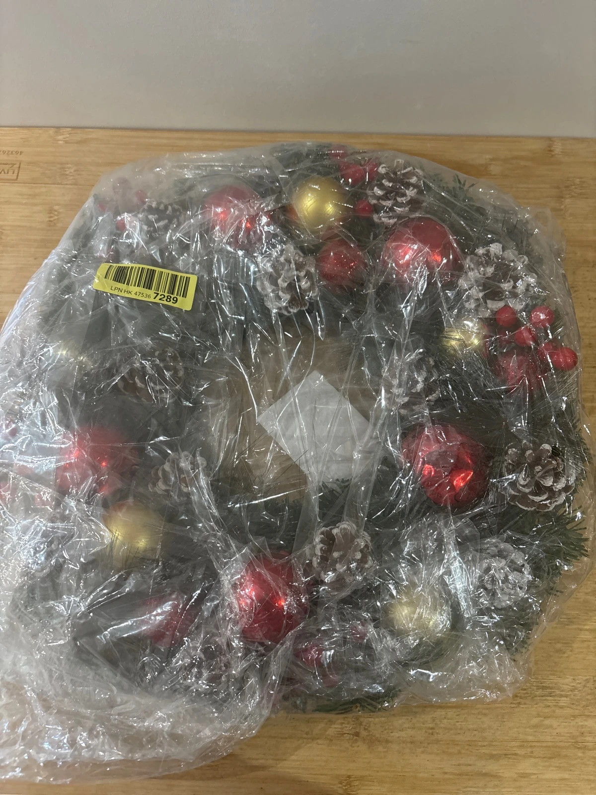 Couronne de Noël 🎅 🌲vert avec boules rouge et doré – Noël 2
