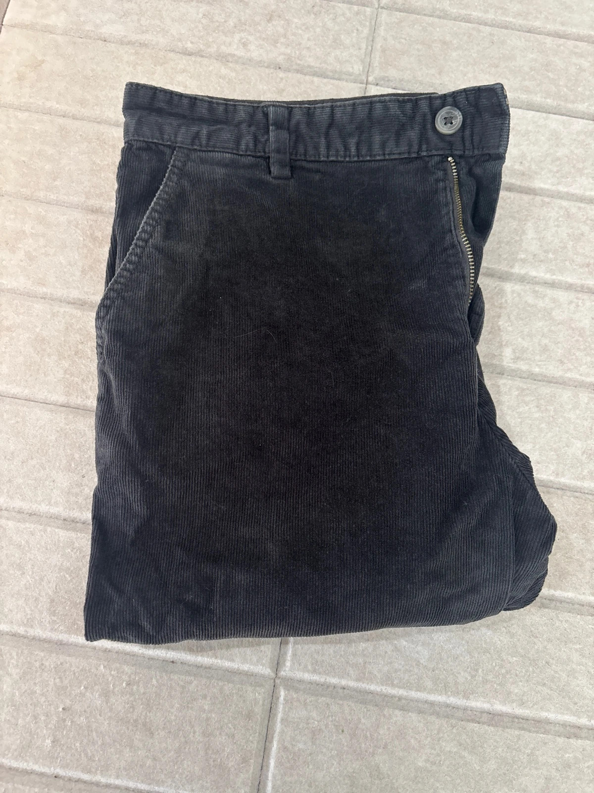 Pantalon en velours côtelé Kiabi – Taille 44 – Gris foncé – Kiabi – taille W34 | FR 44