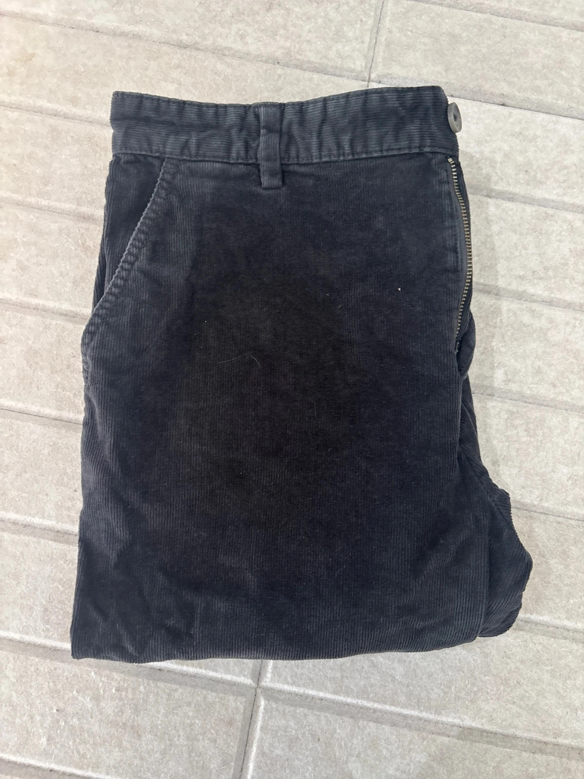 Pantalon en velours côtelé Kiabi – Taille 44 – Gris foncé – Kiabi – taille W34 | FR 44 2