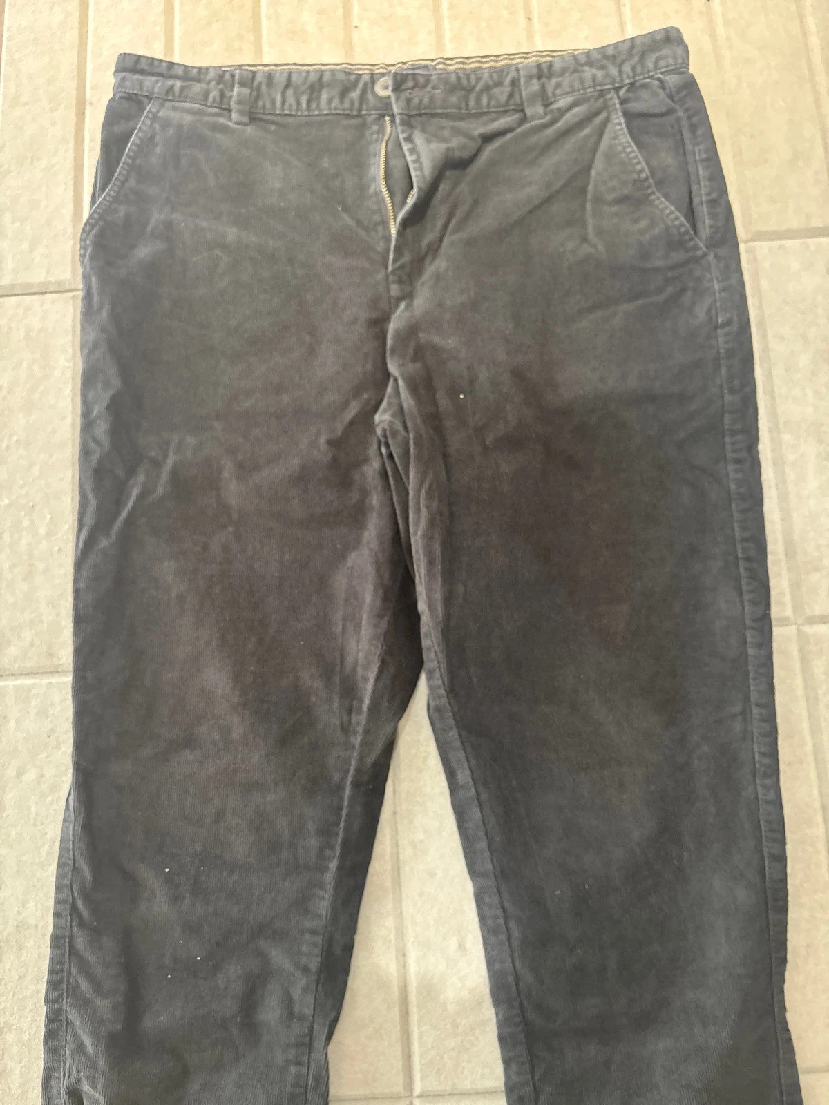 Pantalon en velours côtelé Kiabi – Taille 44 – Gris foncé – Kiabi – taille W34 | FR 44 4