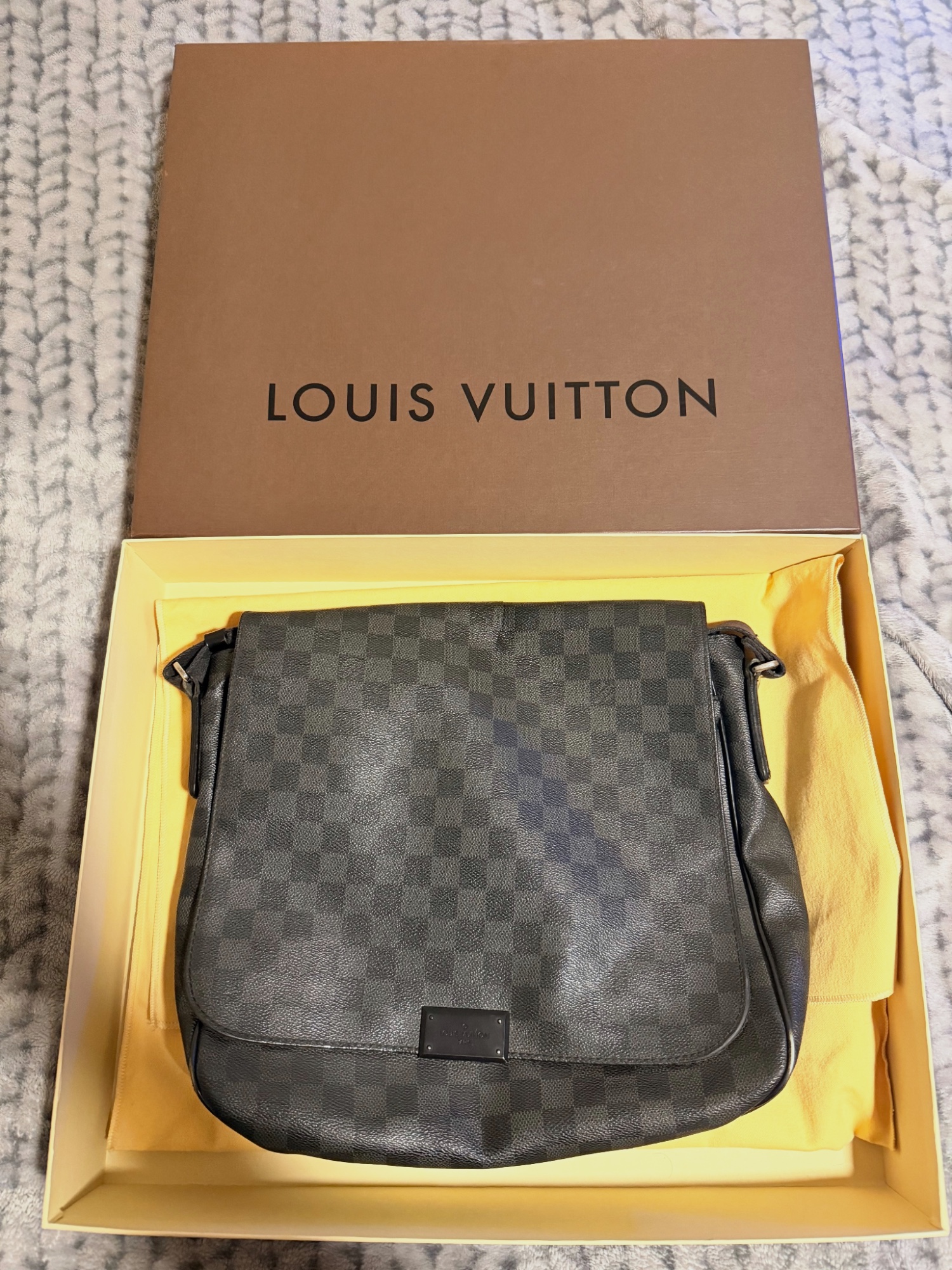 Louis Vuitton 