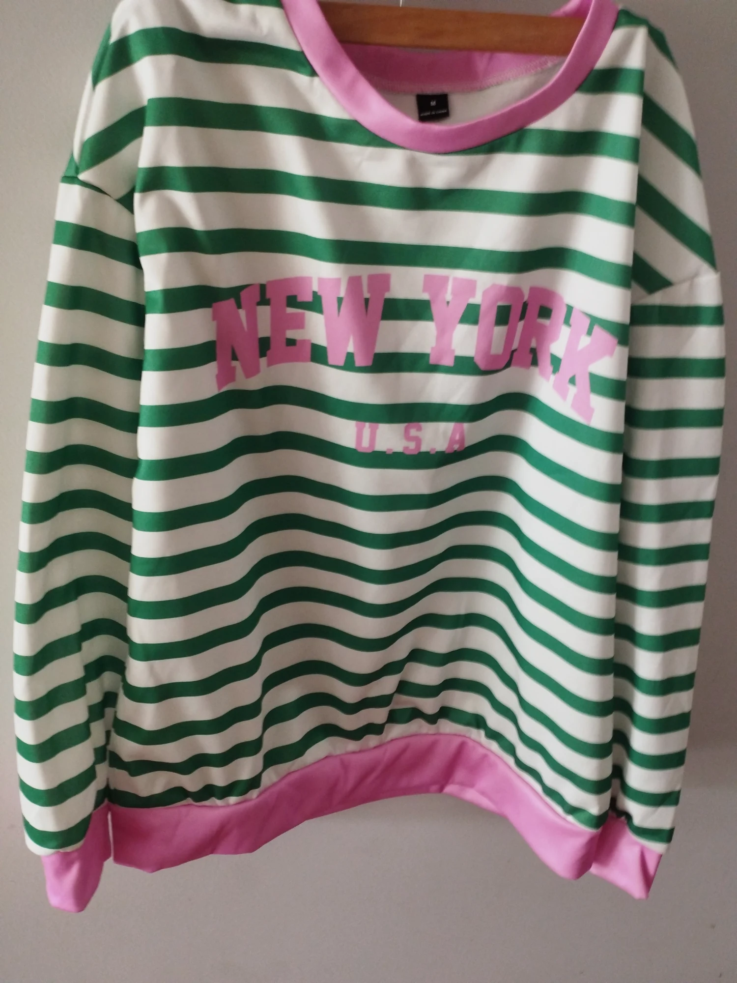 Sudadera a rayas verdes y blanco New York. Talla M – Shein – taille M