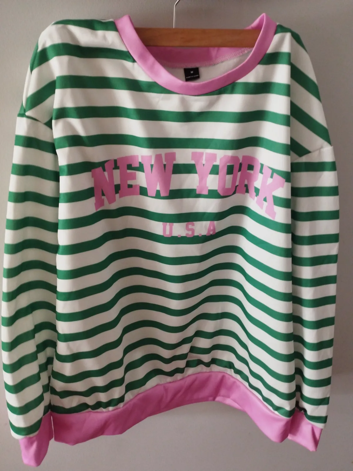 Sudadera a rayas verdes y blanco New York. Talla M – Shein – taille M 2