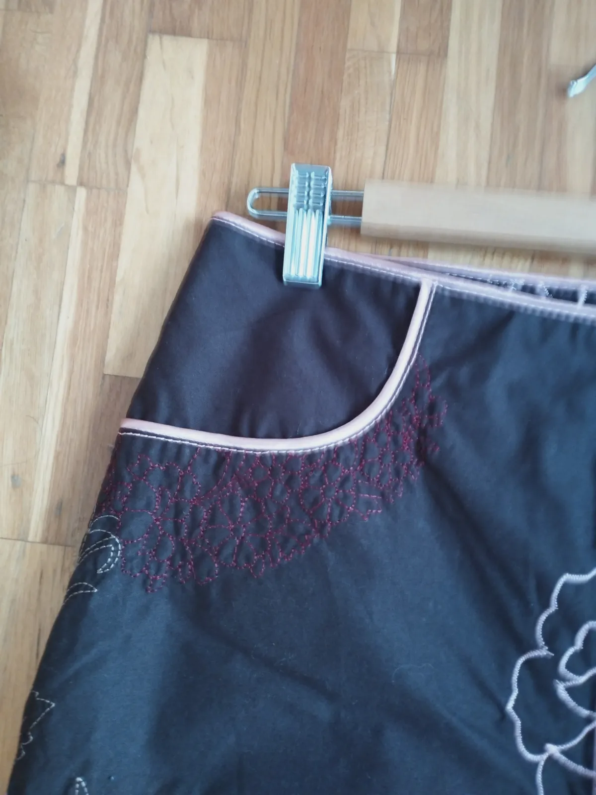Falda marrón con bordados florales Alba Conde.Talla40 – Alba Conde – taille L 3