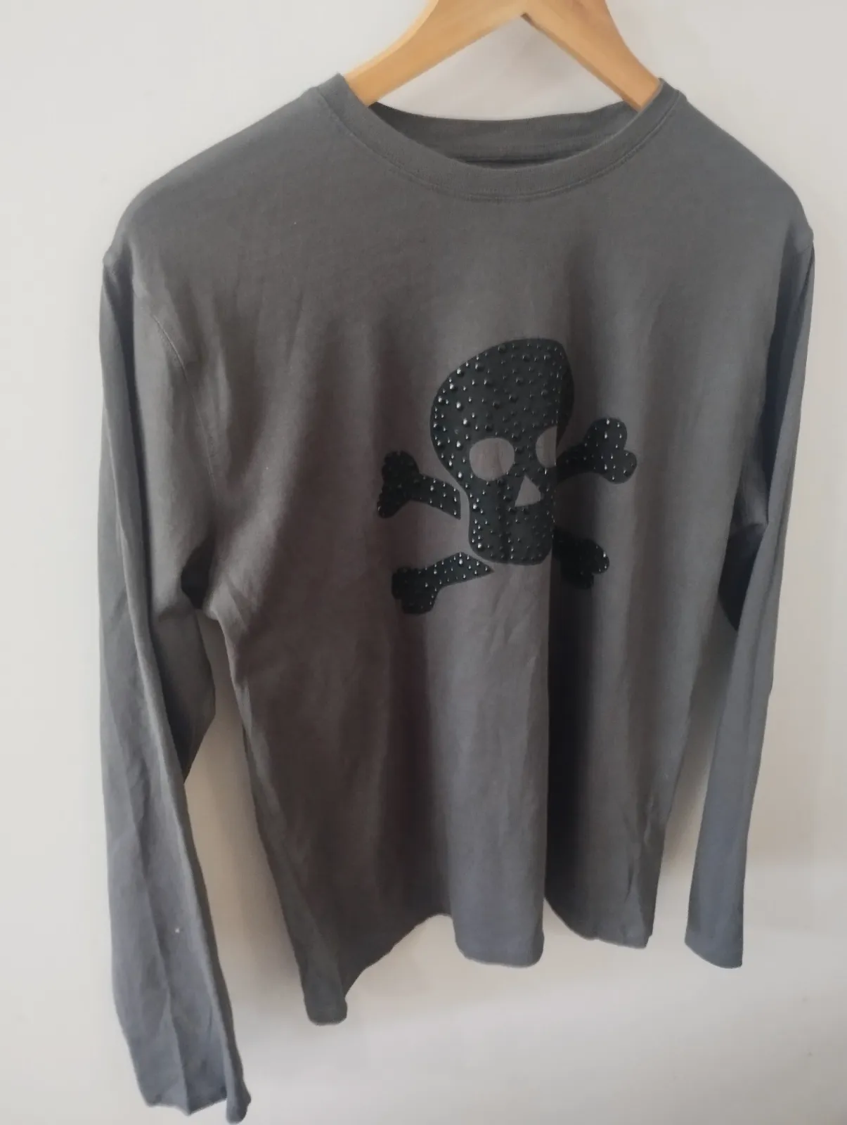 Camiseta Zara gris con calavera de tachuelas – Zara – taille 14 años 2