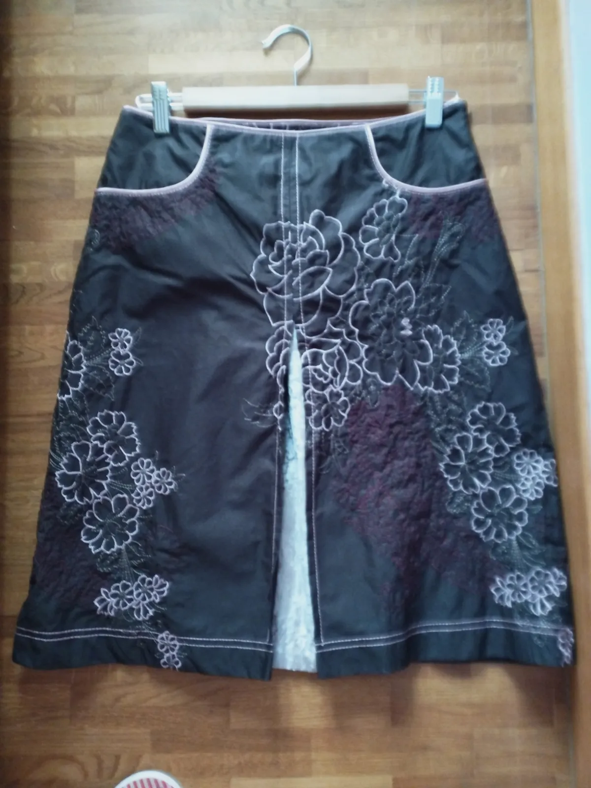 Falda marrón con bordados florales Alba Conde.Talla40 – Alba Conde – taille L 2
