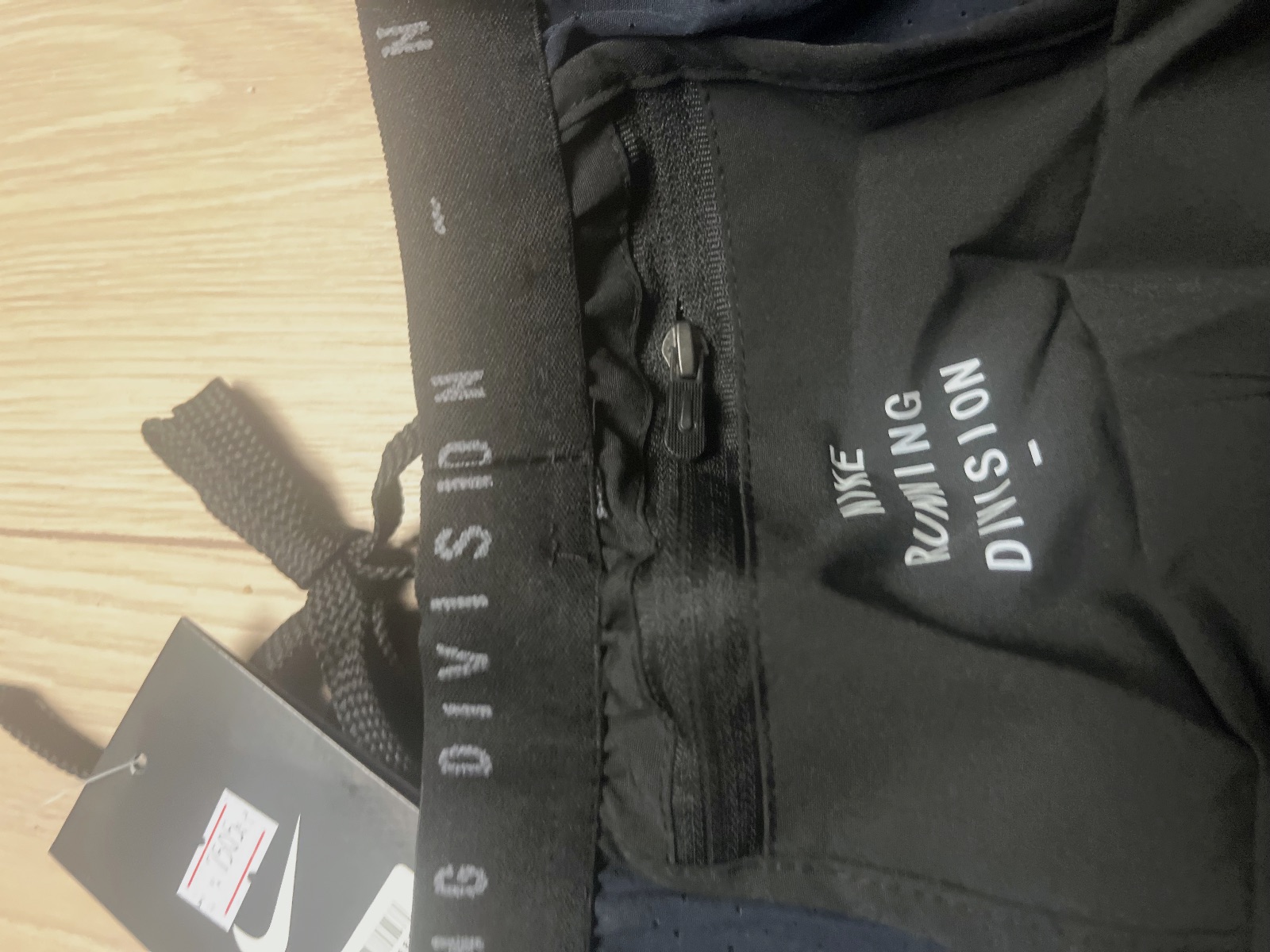 Nike pantalon noir | Logo Nike | Détails graphiques | Neuf – Nike – taille M 3