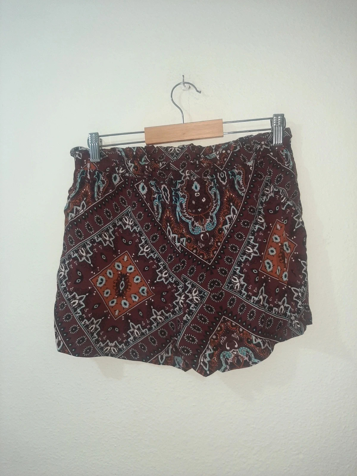 Short burdeos – taille L / 40 / 12 2