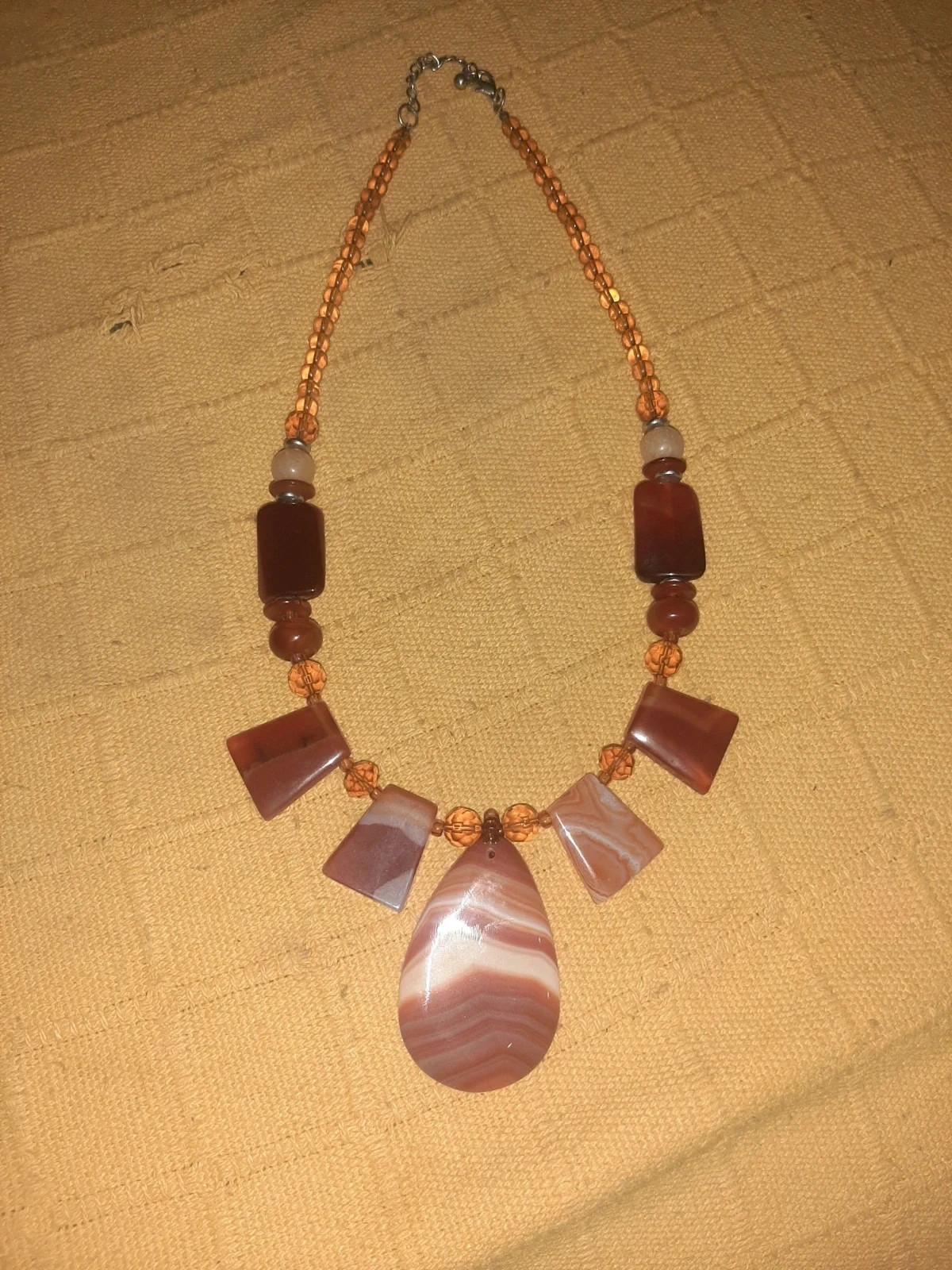 Collar naranja