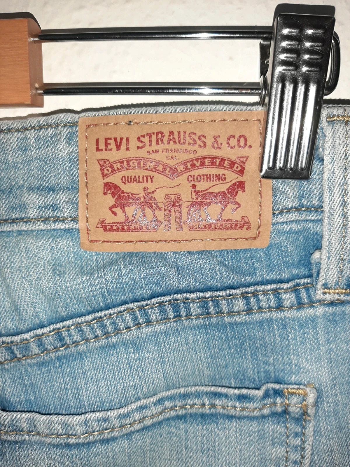 Pantalones Levis – Levi's – taille S / 36 / 8 4