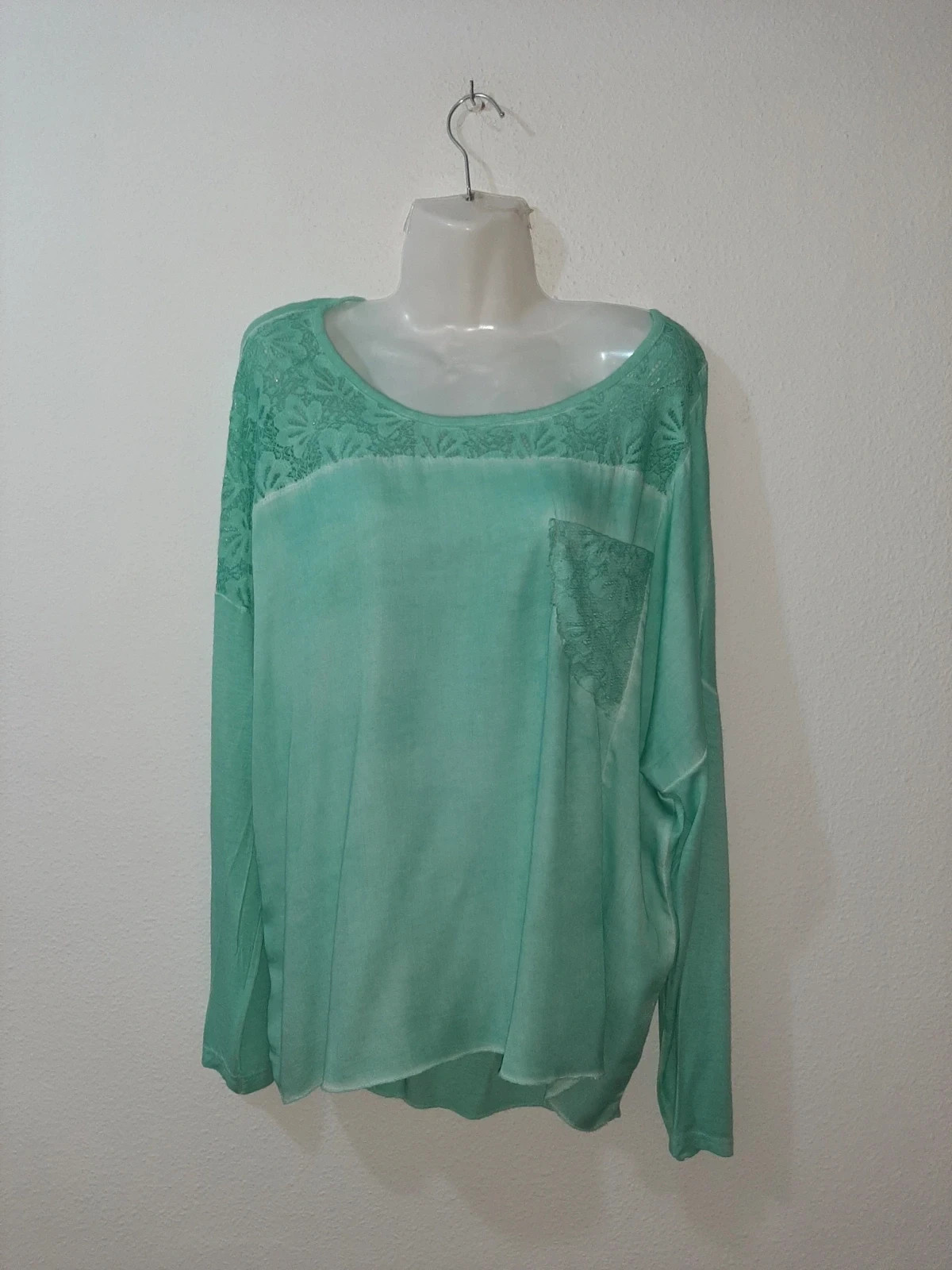 Blusa October