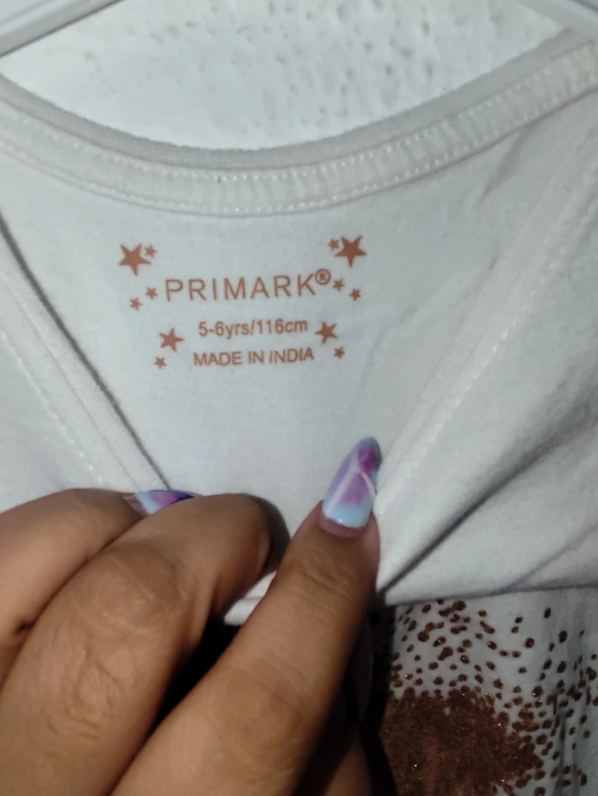 Camiseta blanca – Primark – taille 6 ans / 116 cm 2