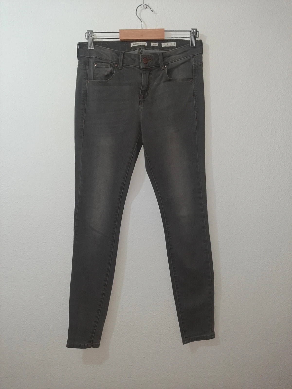 Pantalón gris