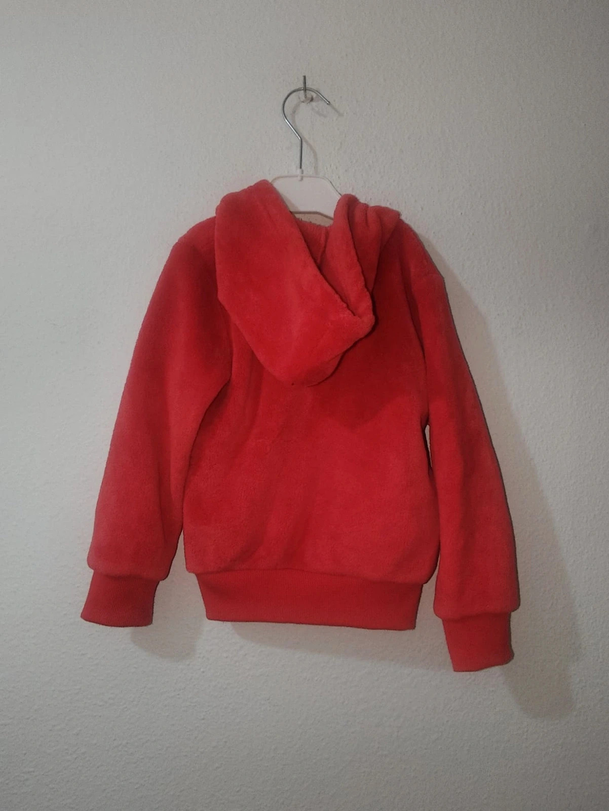 Sudadera roja – taille 7 ans / 122 cm 2