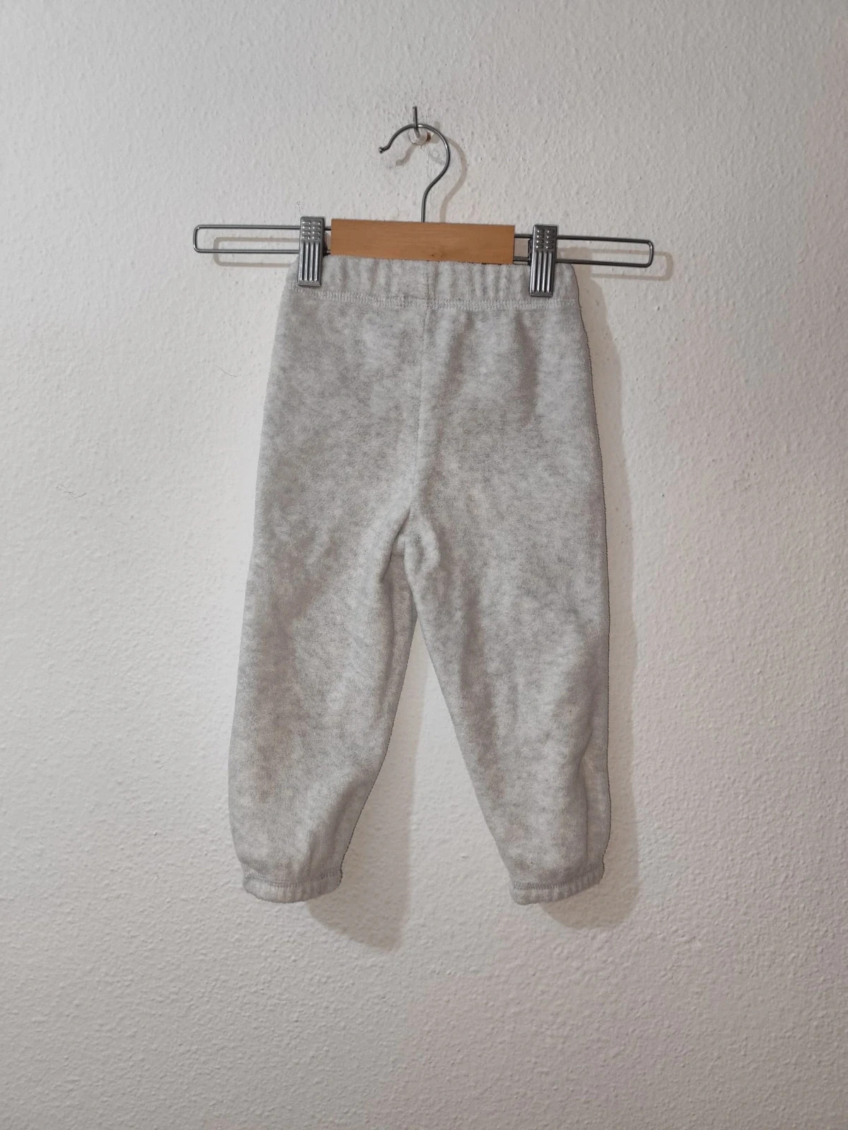 Pantalones grises