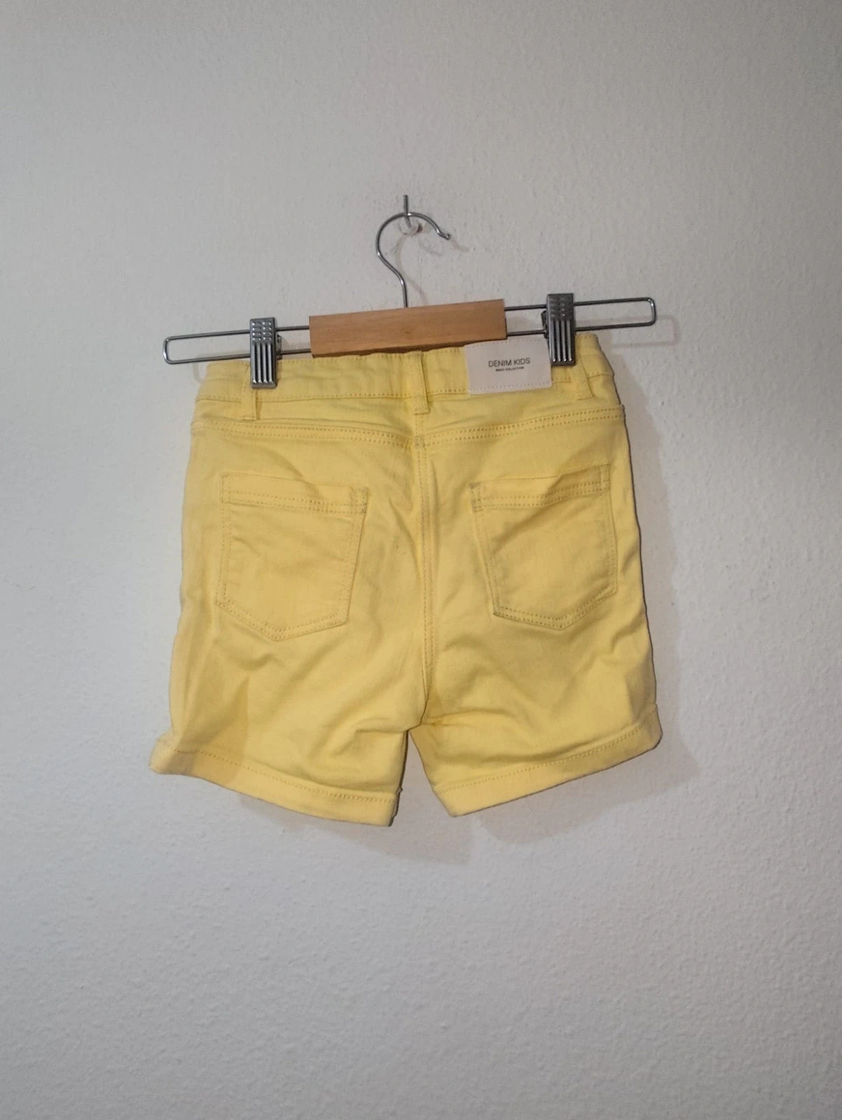 Short amarillos – TEX – taille 5 ans / 110 cm 2