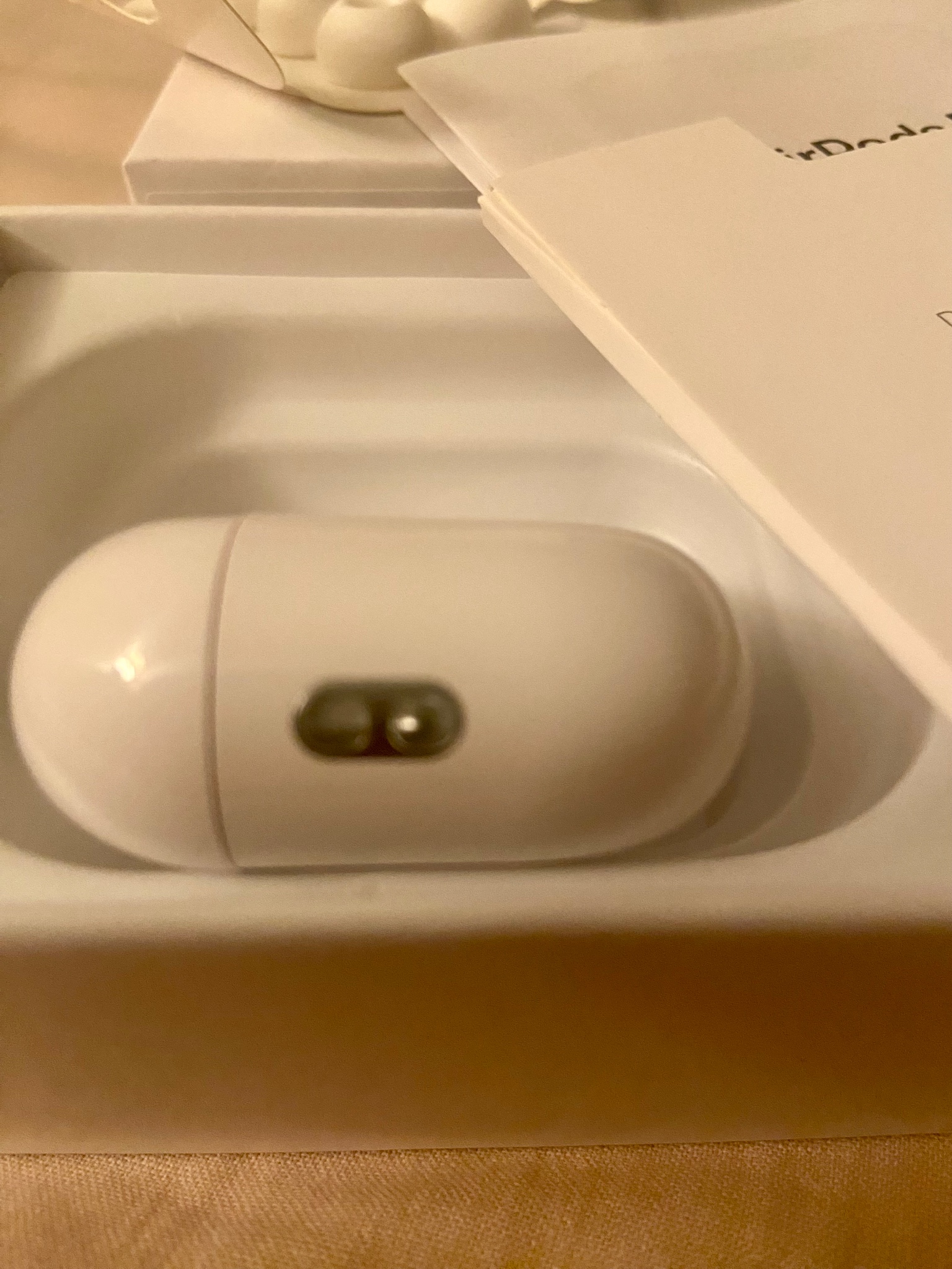 AirPods Pro 3 4