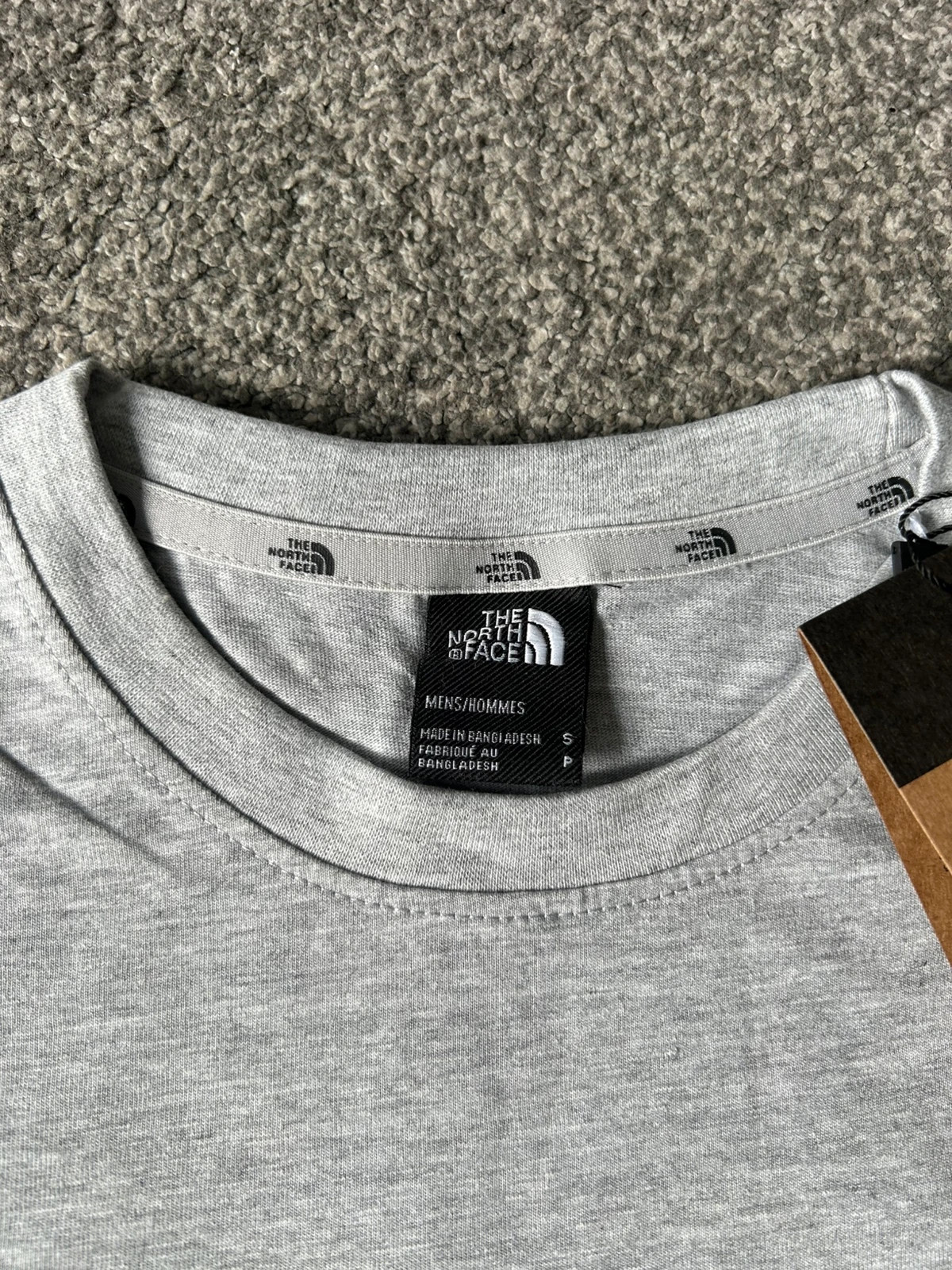 North Face T Shirt In Small – The North Face – taille S 4