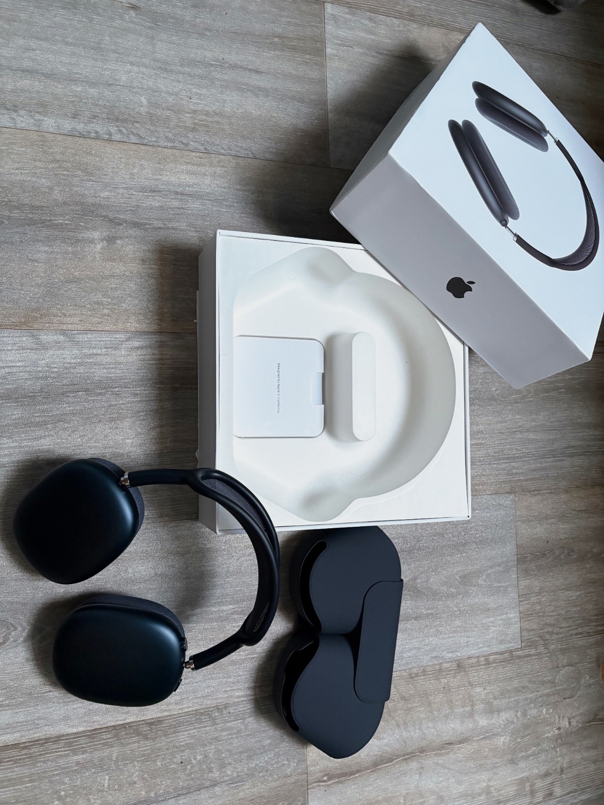 AirPods Max  – Apple 3