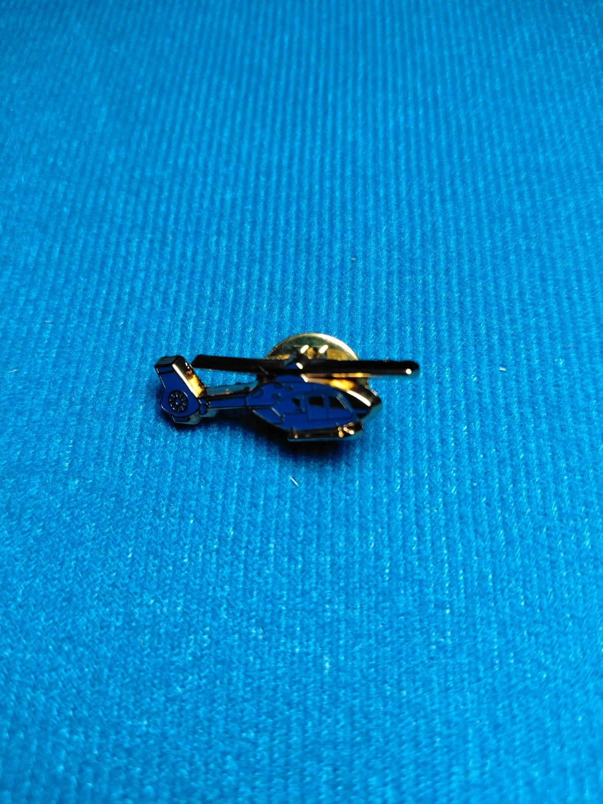 Pins Helicoptere Bleu et Dore