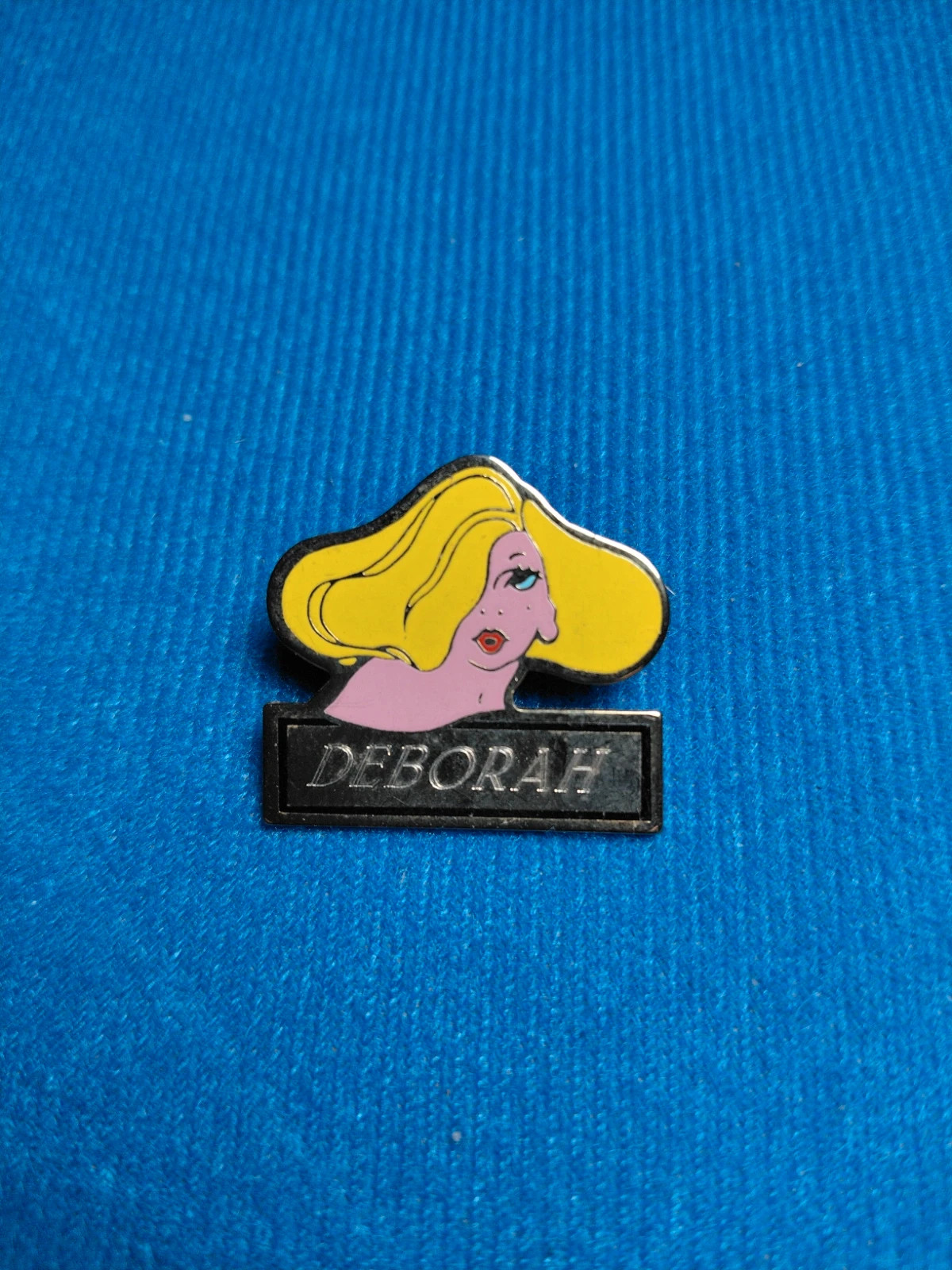 Pin's vintage Deborah