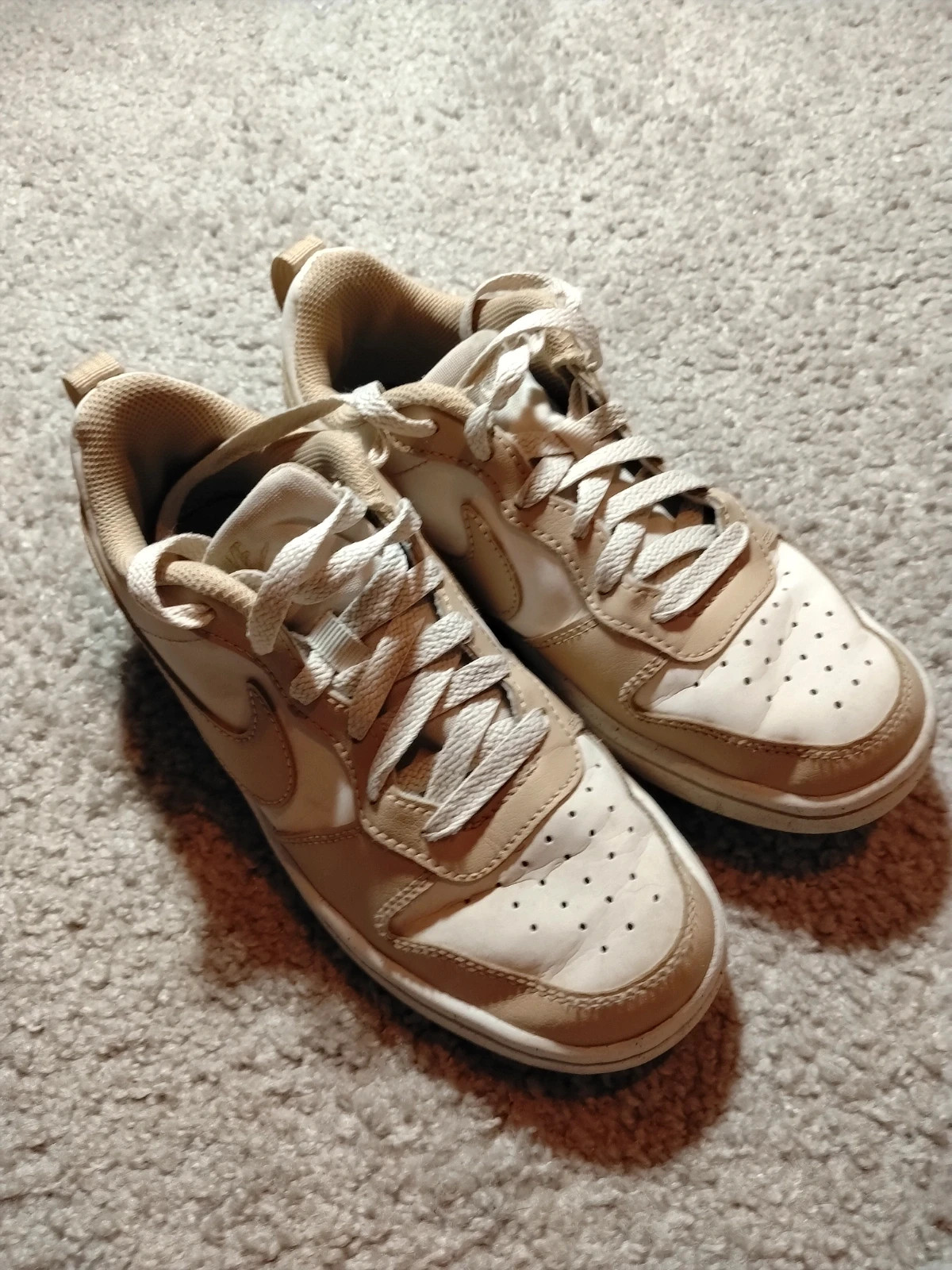Chaussures femme Nike couleur beige taille 36