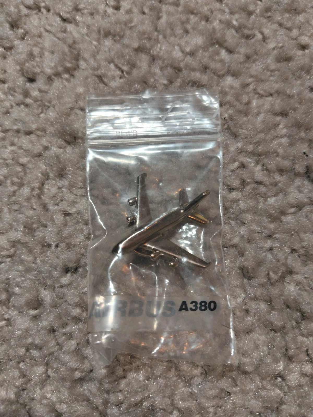 Pins Avion Airbus A380 Neuf
