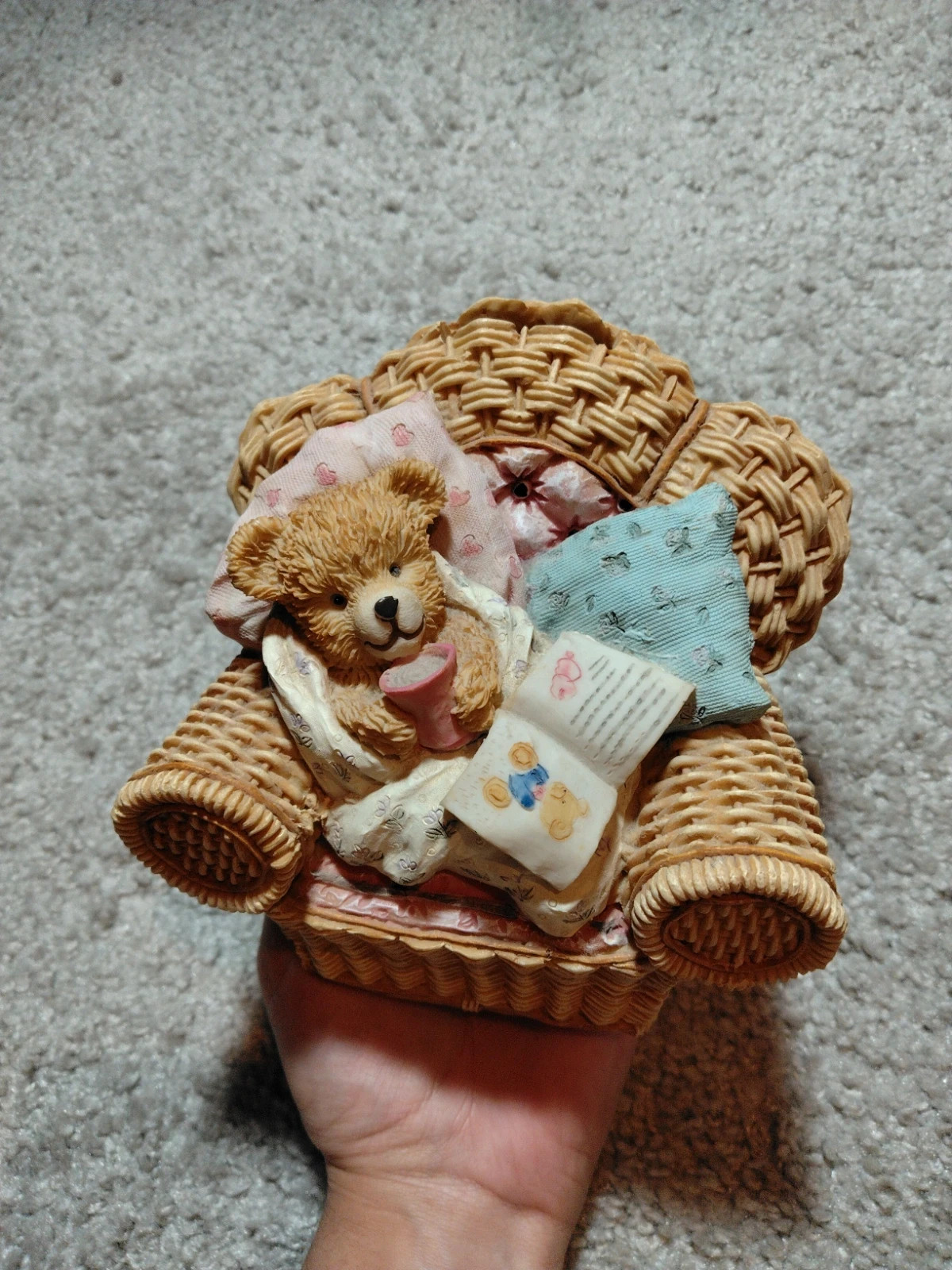 Tirelire ourson vintage en osier – décoration