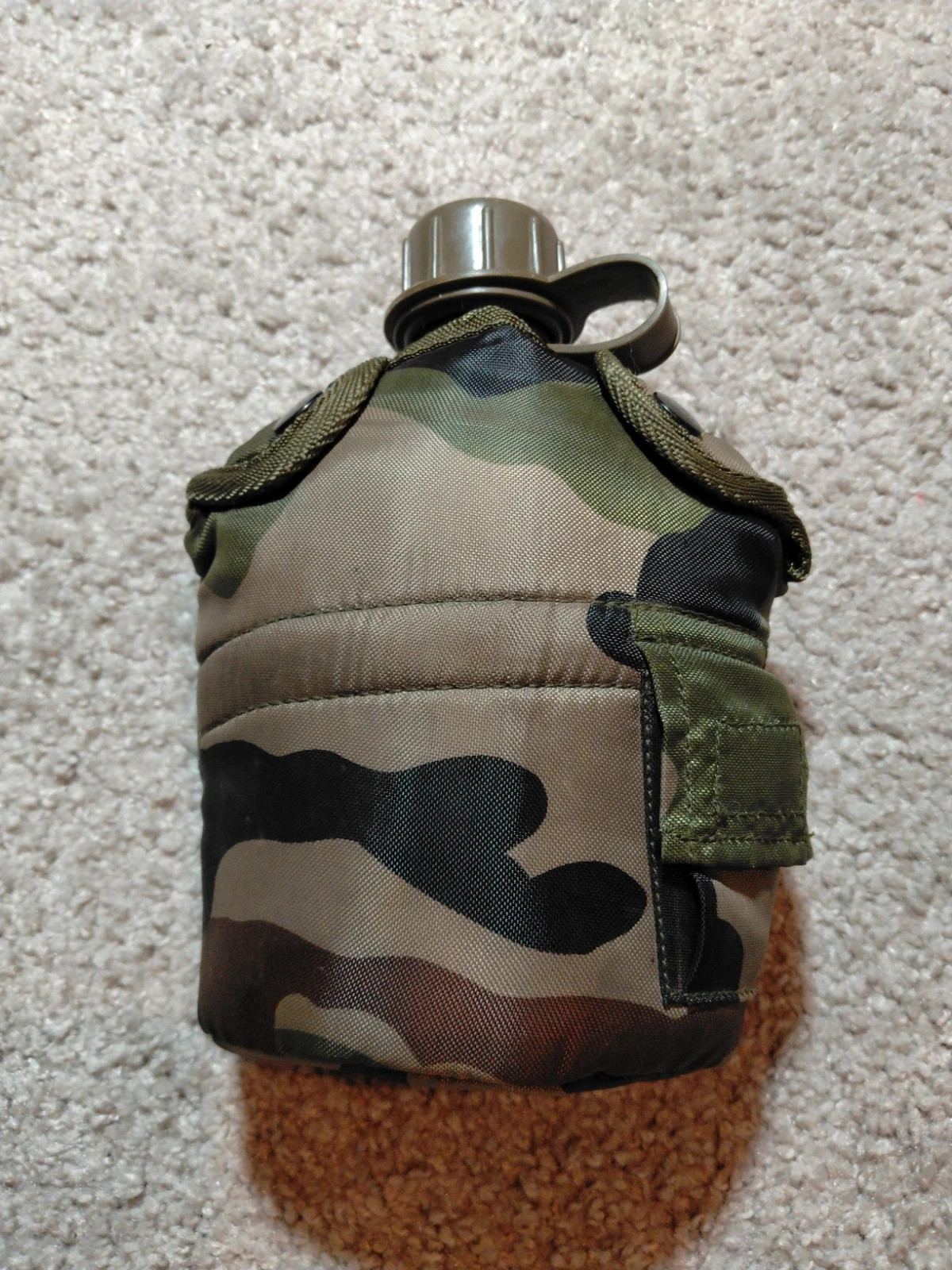 Gourde militaire camouflage Centre-Europe avec housse thermique