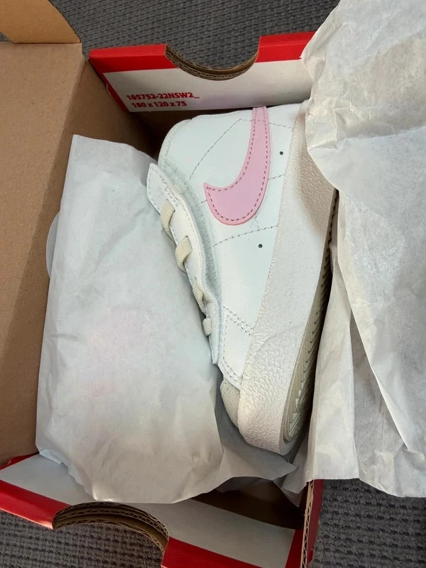 Nike blazer blanche et rose – Nike – taille 22