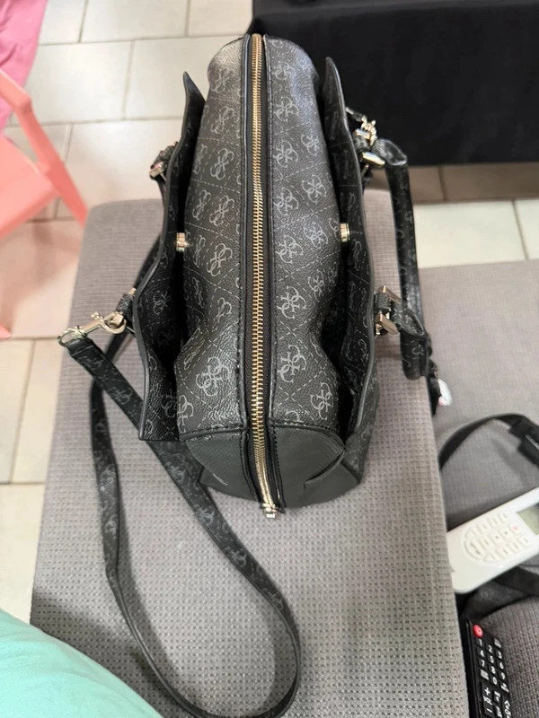 Sac Guess + portefeuille – GUESS 3