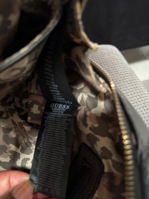 Sac Guess + portefeuille – GUESS 5